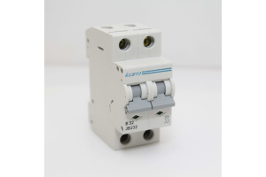Miniature Circuit Breaker (MCB): Vinnureglur, gerðir, einkunnir og valleiðbeiningar